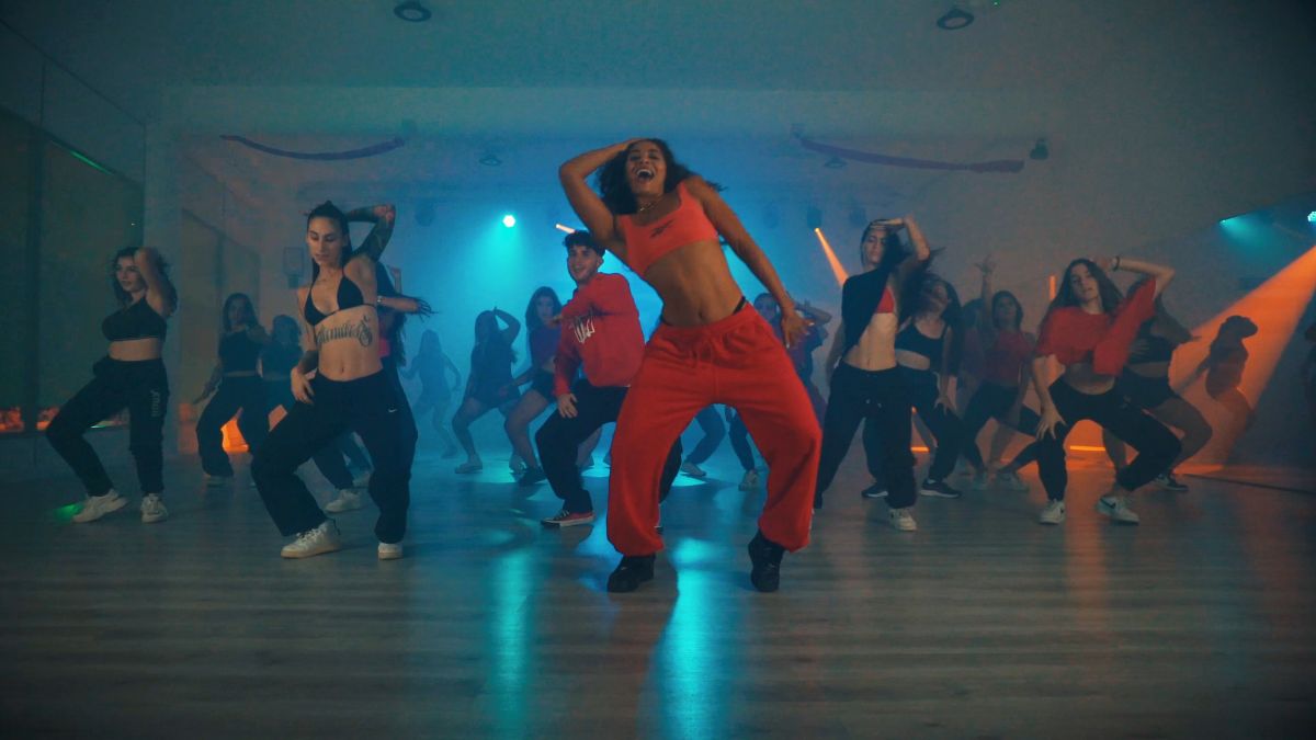 Voglio Una Tipa Che Balla Reggaeton